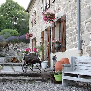 La Belle Ame 3*, Saint-Priest-des-Champs Frankreich